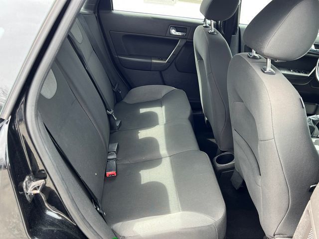 2009 Ford Focus 4dr Sedan SES - 23000142 - 15