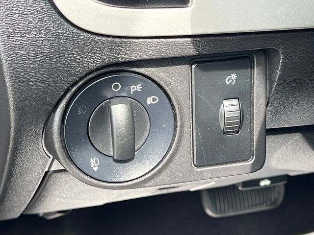 2009 Ford Focus 4dr Sedan SES - 23000142 - 18
