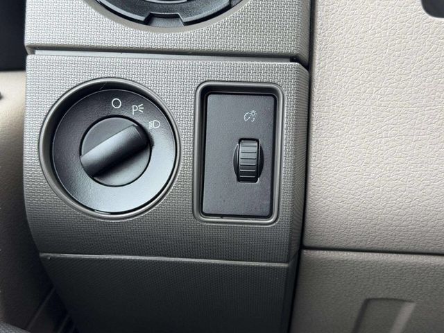 2009 Ford F-250 Super Duty XL 4x4 2dr Regular Cab 8 ft. LB - 22956378 - 21