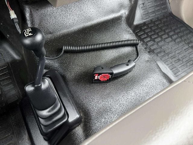 2009 Ford F-250 Super Duty XL 4x4 2dr Regular Cab 8 ft. LB - 22956378 - 24