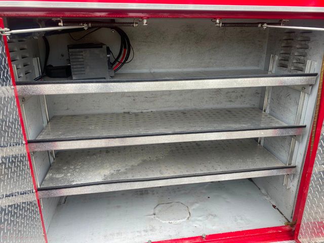 2009 Ford F-550 4X4 Ambulance  - 20846091 - 22