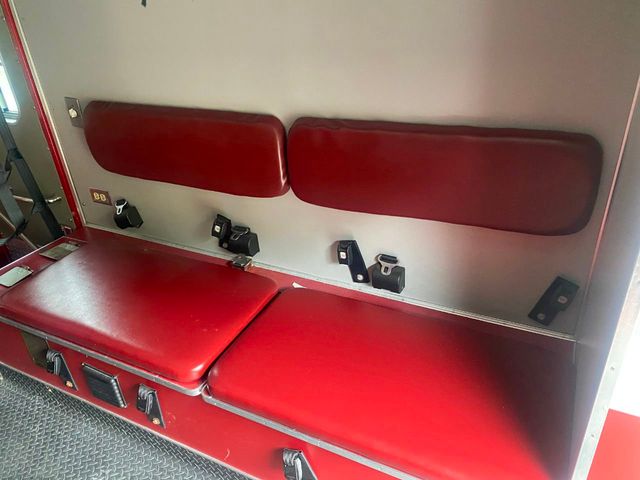 2009 Ford F-550 4X4 Ambulance  - 20846091 - 32