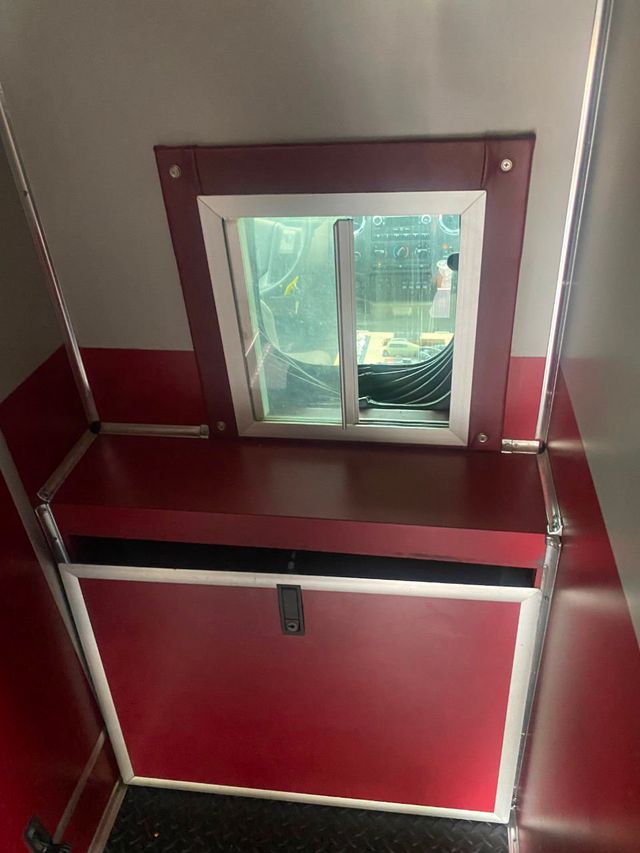 2009 Ford F-550 4X4 Ambulance  - 20846091 - 36