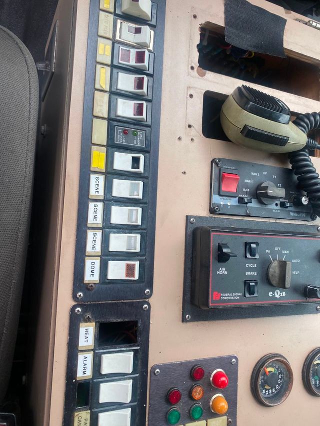 2009 Ford F-550 4X4 Ambulance  - 20846091 - 41