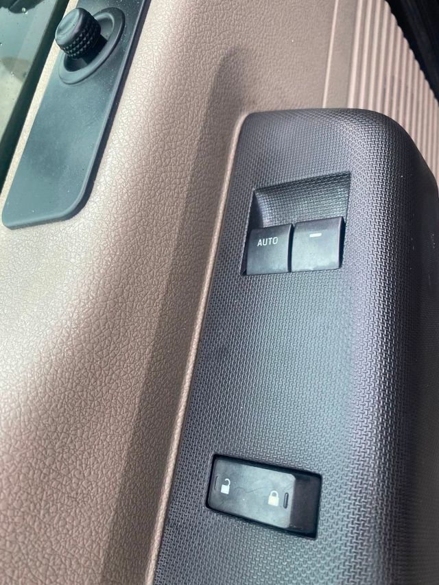 2009 Ford F-550 4X4 Ambulance  - 20846091 - 44