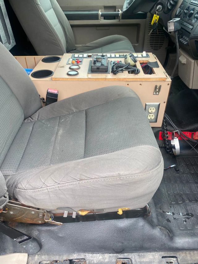 2009 Ford F-550 4X4 Ambulance  - 20846091 - 45