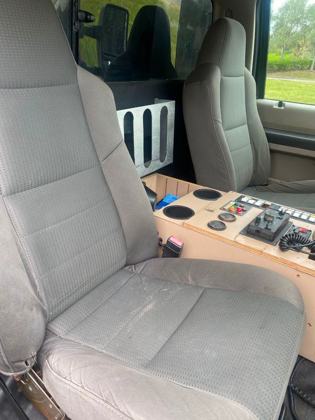 2009 Ford F-550 4X4 Ambulance  - 20846091 - 47