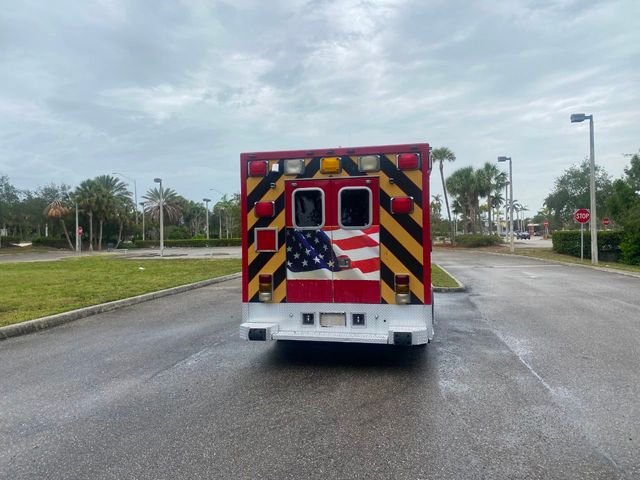 2009 Ford F-550 4X4 Ambulance  - 20846091 - 8