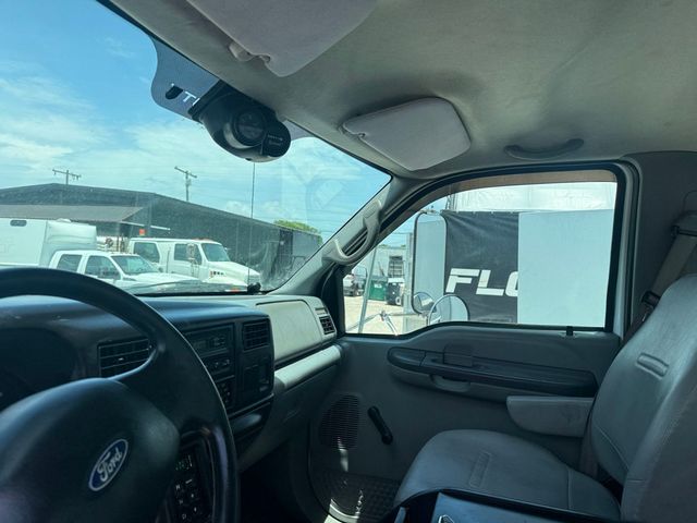 2009 Ford F-650 Enclosed Utility Truck  - 23034755 - 8