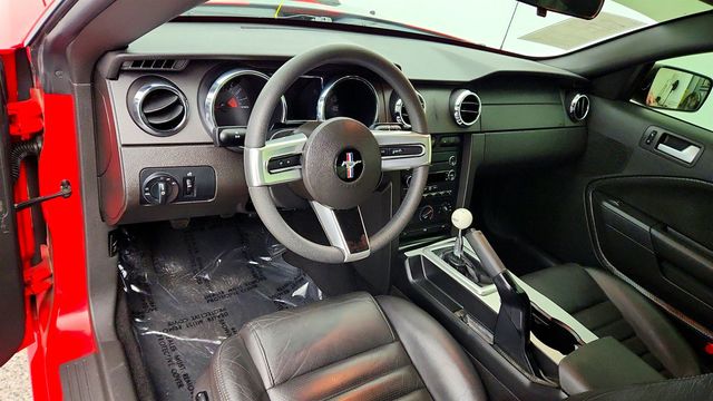 2009 Ford Mustang 2dr Coupe GT Deluxe w/ Lthr Sport Bucket Seats & Appearance Pkg - 23030393 - 11