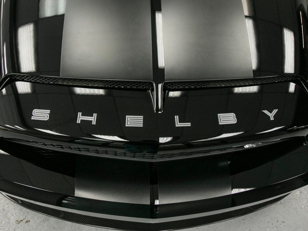Ford Mustang photo 10