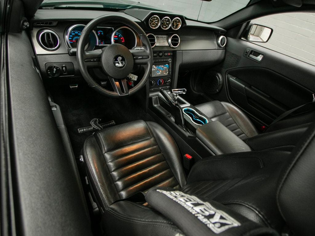 Ford Mustang photo 18