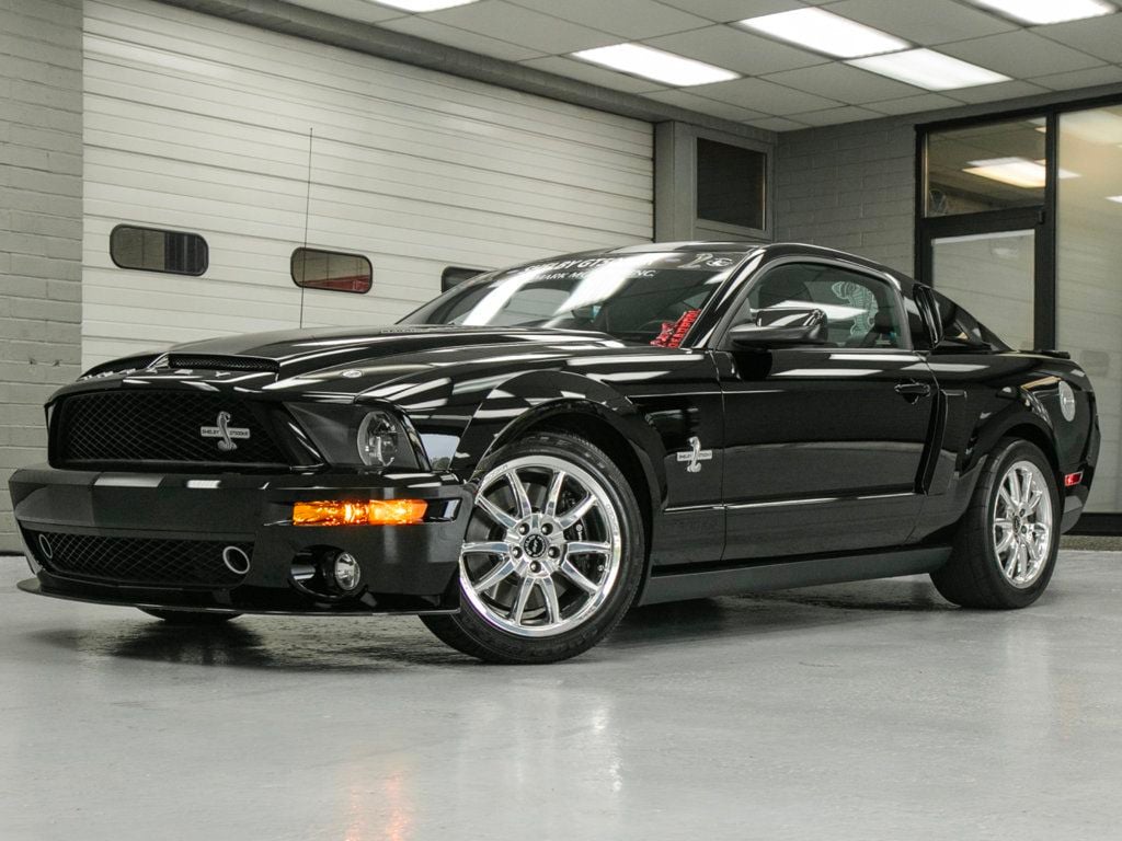 Ford Mustang photo 2