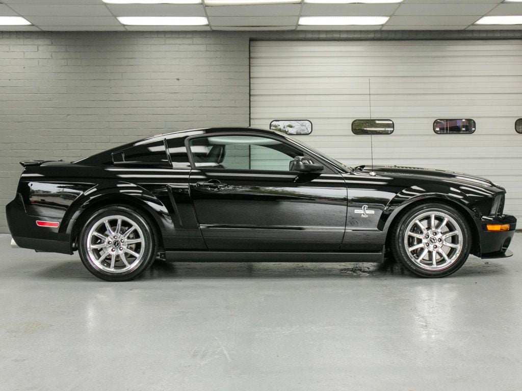 Ford Mustang photo 3