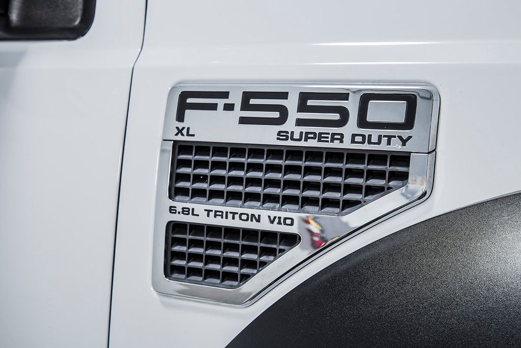 2009 Ford Super Duty F-550 DRW F-550 CREW CAB OPEN UTILITY - 15522551 - 9