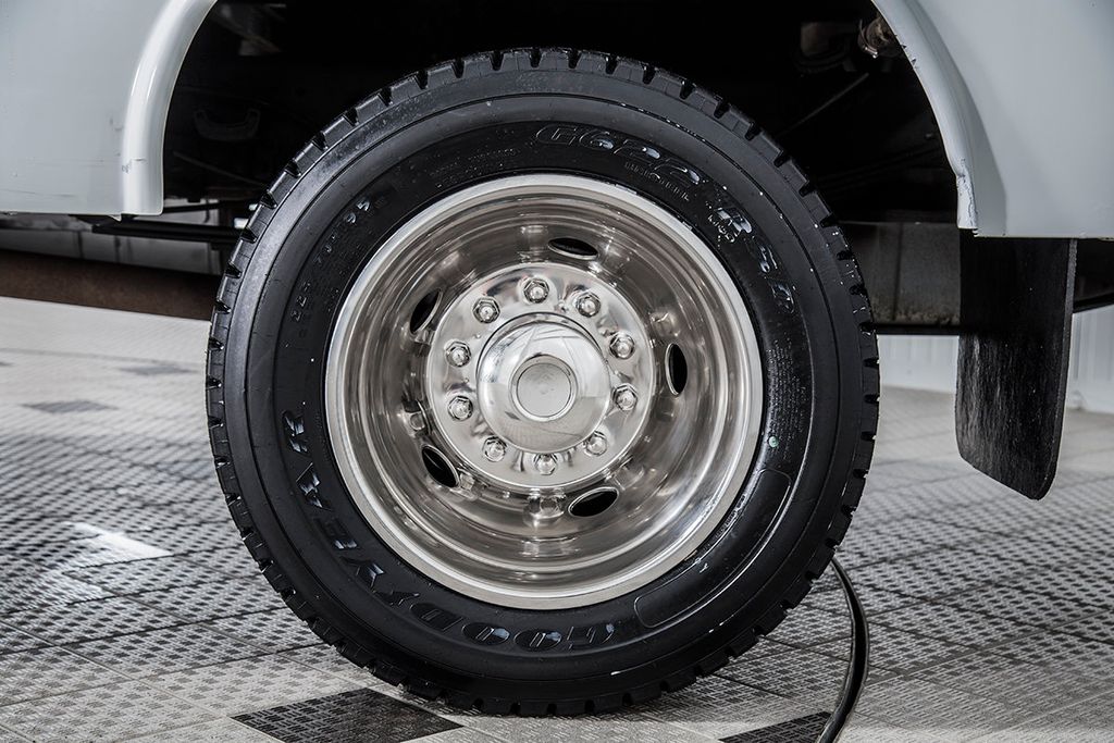 2009 Ford Super Duty F-550 DRW F-550 CREW CAB OPEN UTILITY - 15522551 - 17