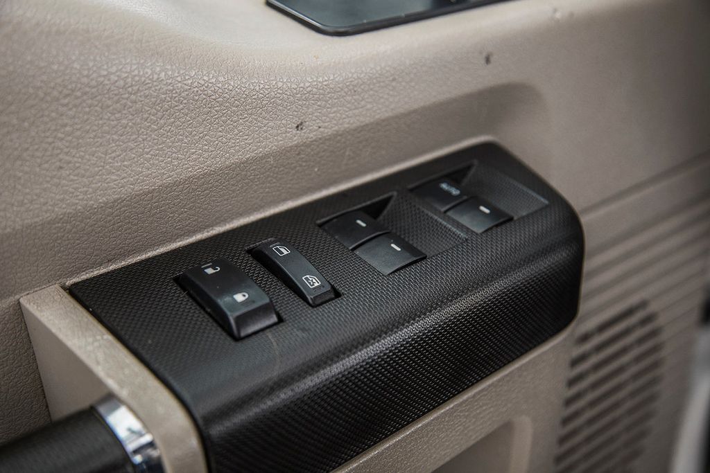 2009 Ford Super Duty F-550 DRW F-550 CREW CAB OPEN UTILITY - 15522551 - 33