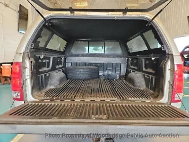 2009 GMC Sierra SLE - 22918672 - 24