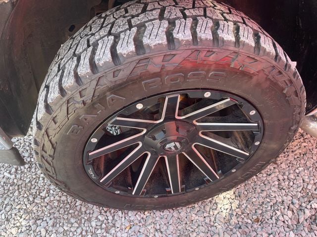 2009 GMC Sierra 1500 Crew Cab SLT Pickup 4D 5 3/4 ft - 22970113 - 5