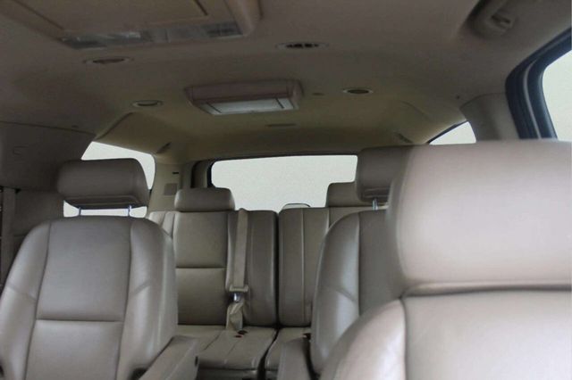 2009 GMC Yukon XL Denali AWD 4dr SUV - 23011889 - 9