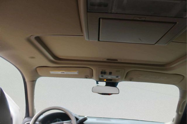 2009 GMC Yukon XL Denali AWD 4dr SUV - 23011889 - 7