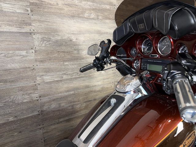 2009 Harley-Davidson FLHTCU Ultra Classic Electra Glide SUPER CLEAN! - 23000387 - 9