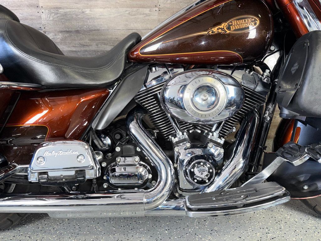 2009 Harley-Davidson FLHTCU Ultra Classic Electra Glide SUPER CLEAN! - 23000387 - 4