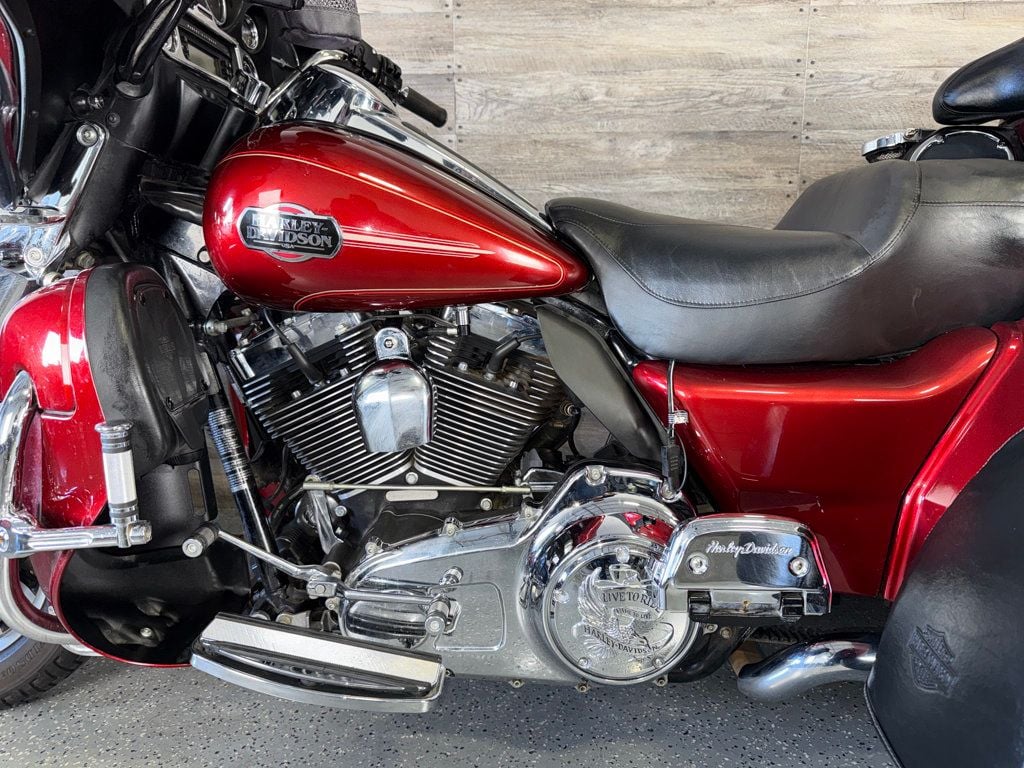 2009 Harley-Davidson FLHTCUTG Triglide Ultra Classic SUPER CLEAN! - 23036515 - 12