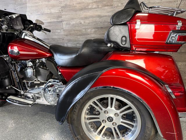2009 Harley-Davidson FLHTCUTG Triglide Ultra Classic SUPER CLEAN! - 23036515 - 13