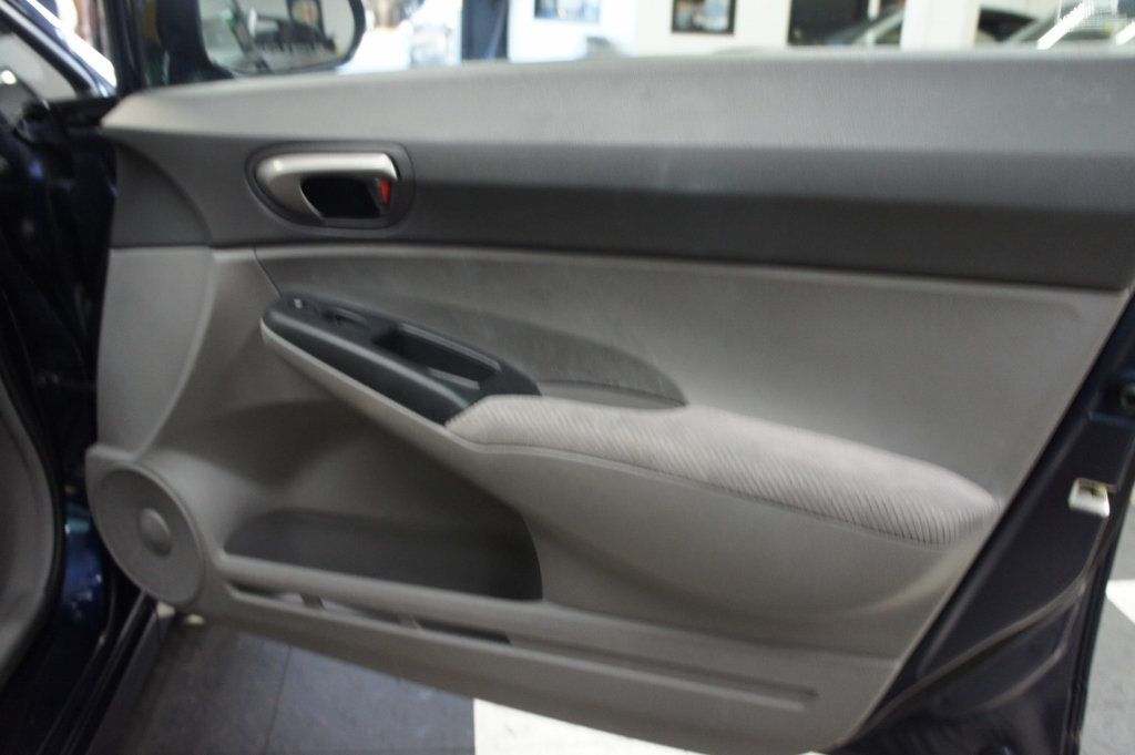 2009 Honda Civic Sedan Only 22k miles! Immaculate! - 22947610 - 27