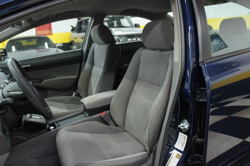 2009 Honda Civic Sedan Only 22k miles! Immaculate! - 22947610 - 31