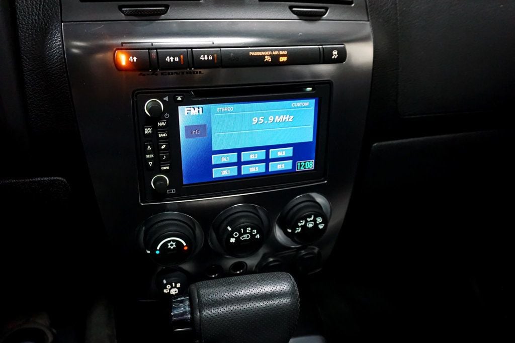2009 Hummer H3 Alpha photo 11