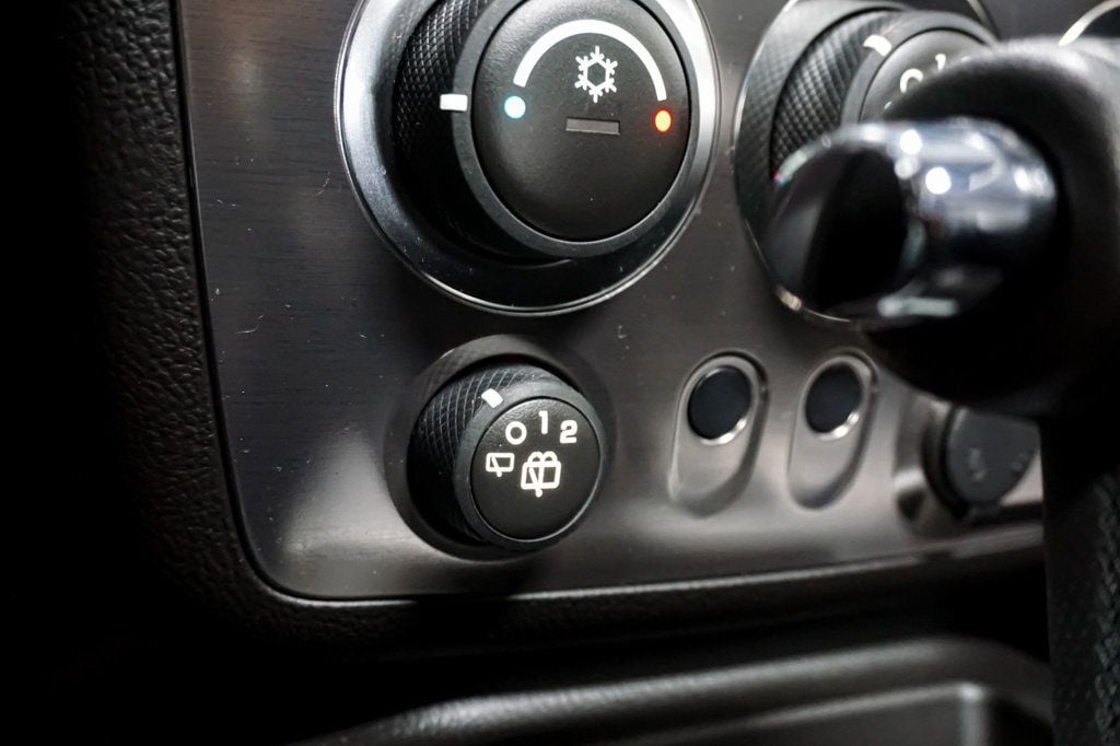 2009 Hummer H3 Alpha photo 22