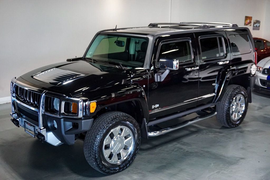 2009 Hummer H3 Alpha photo 24