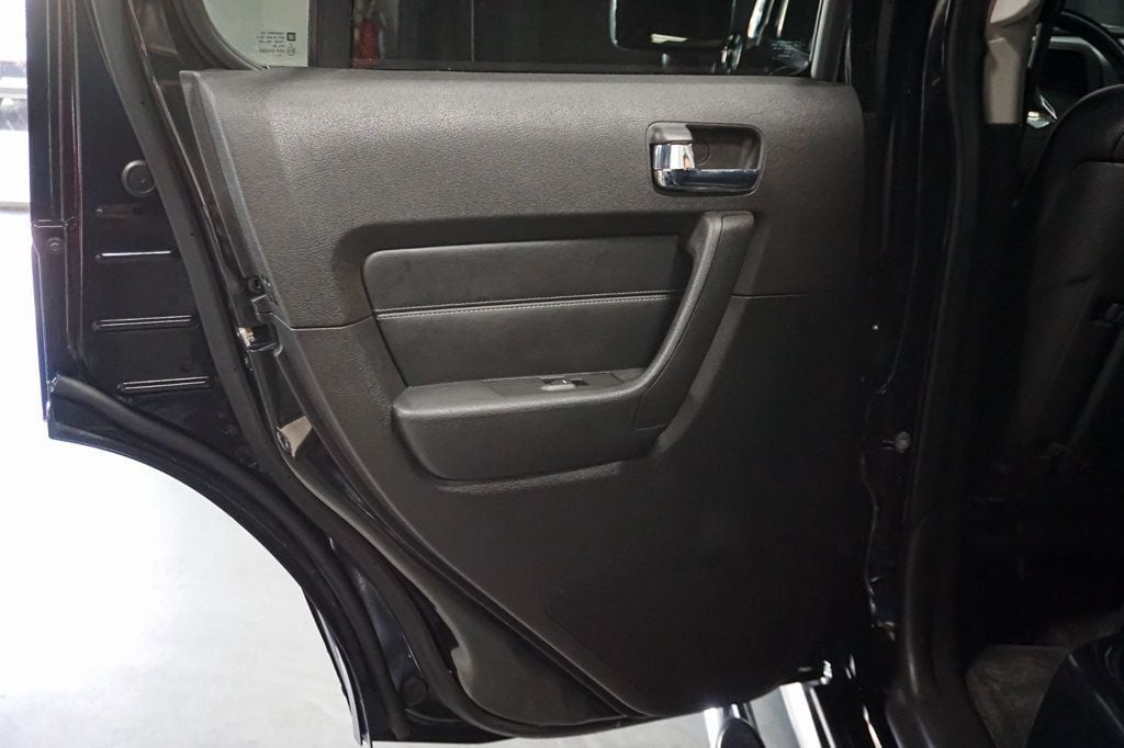 2009 Hummer H3 Alpha photo 27