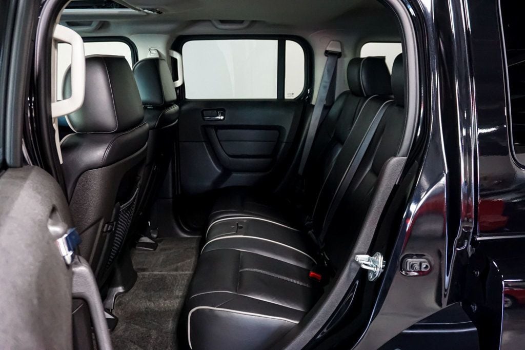 2009 Hummer H3 Alpha photo 28