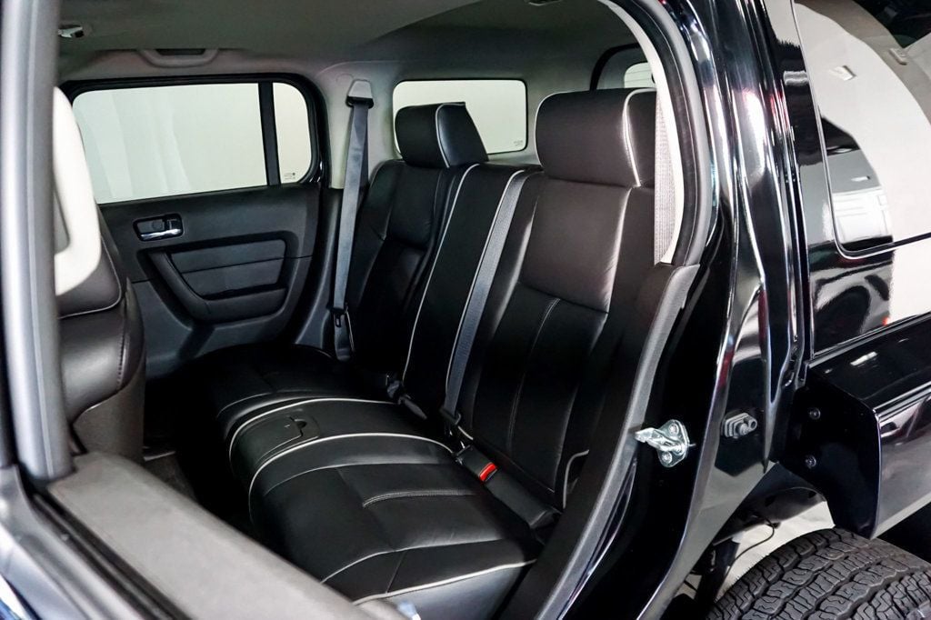 2009 Hummer H3 Alpha photo 29