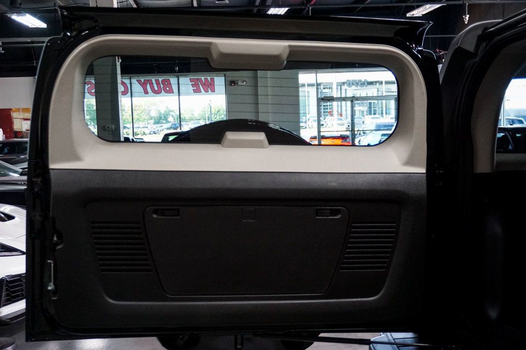 2009 Hummer H3 Alpha photo 32