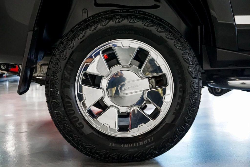 2009 Hummer H3 Alpha photo 35