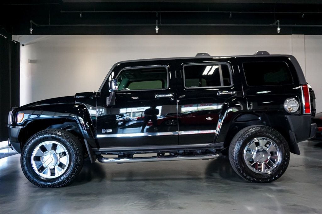 2009 Hummer H3 Alpha photo 37