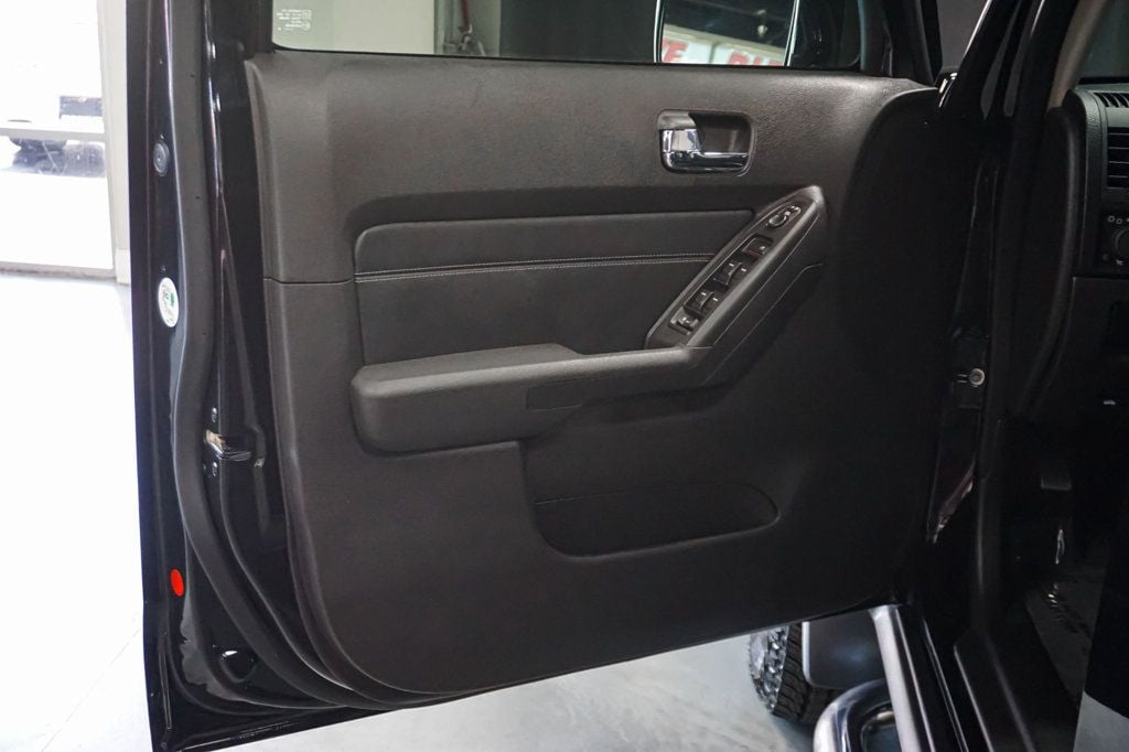 2009 Hummer H3 Alpha photo 53