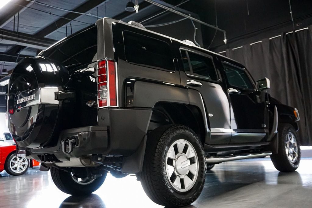 2009 Hummer H3 Alpha photo 6