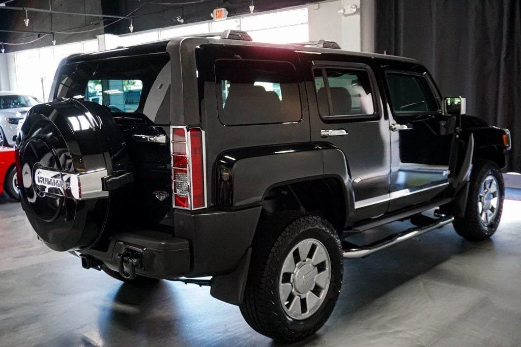 2009 Hummer H3 Alpha photo 7