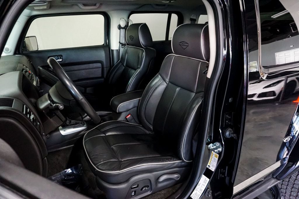 2009 Hummer H3 Alpha photo 9