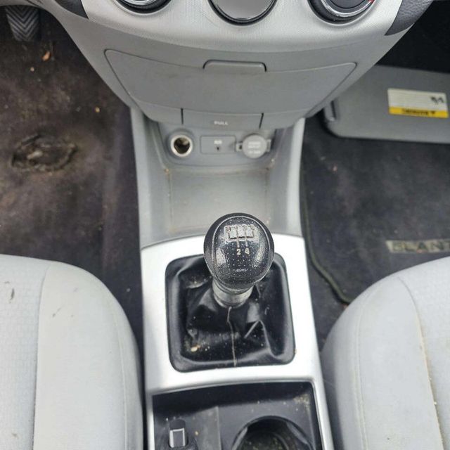 2009 Hyundai Elantra GLS 4dr Sedan 5M - 22963276 - 8