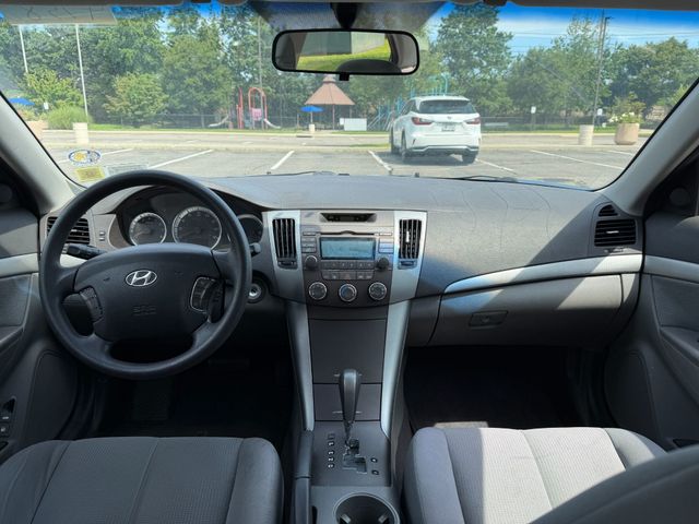 2009 Hyundai Sonata GLS, MUD GUARDS, 3.31 AXLE RATIO, BUCKET SEATS, KEYLESS ENTRY - 23067056 - 2