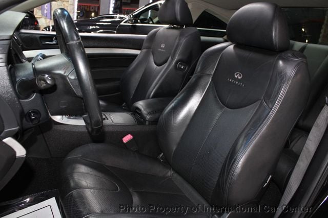 2009 INFINITI G Coupe 37x photo 17