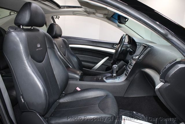 2009 INFINITI G Coupe 37x photo 34