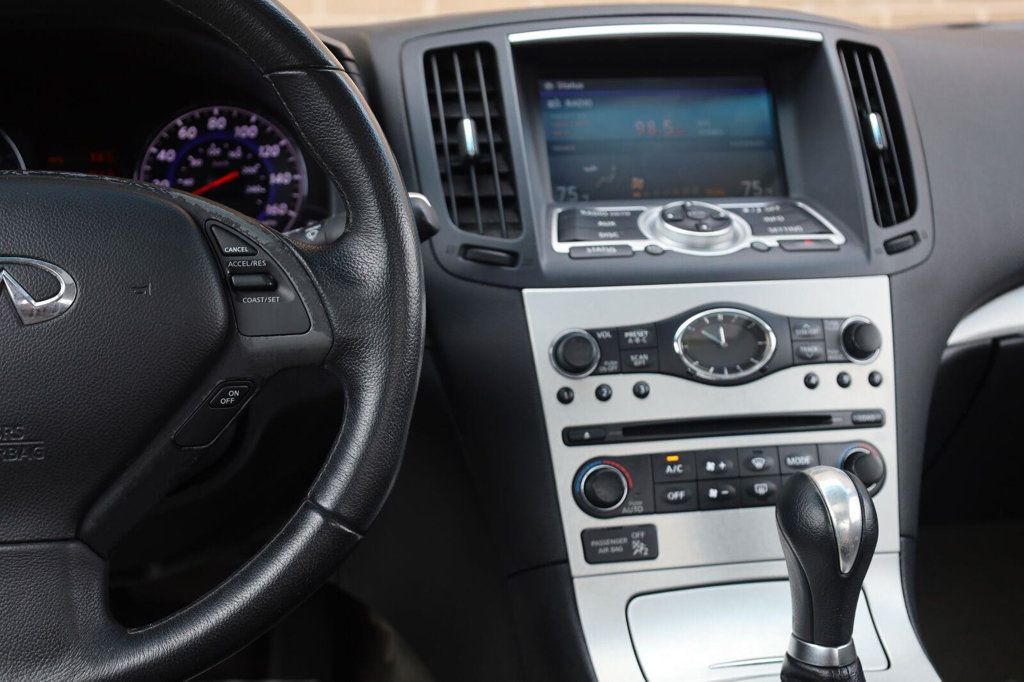Infiniti G37 photo 27