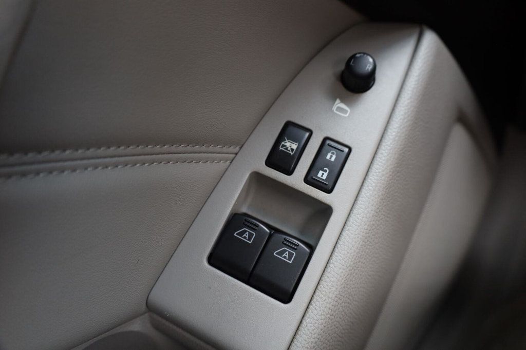 Infiniti G37 photo 30